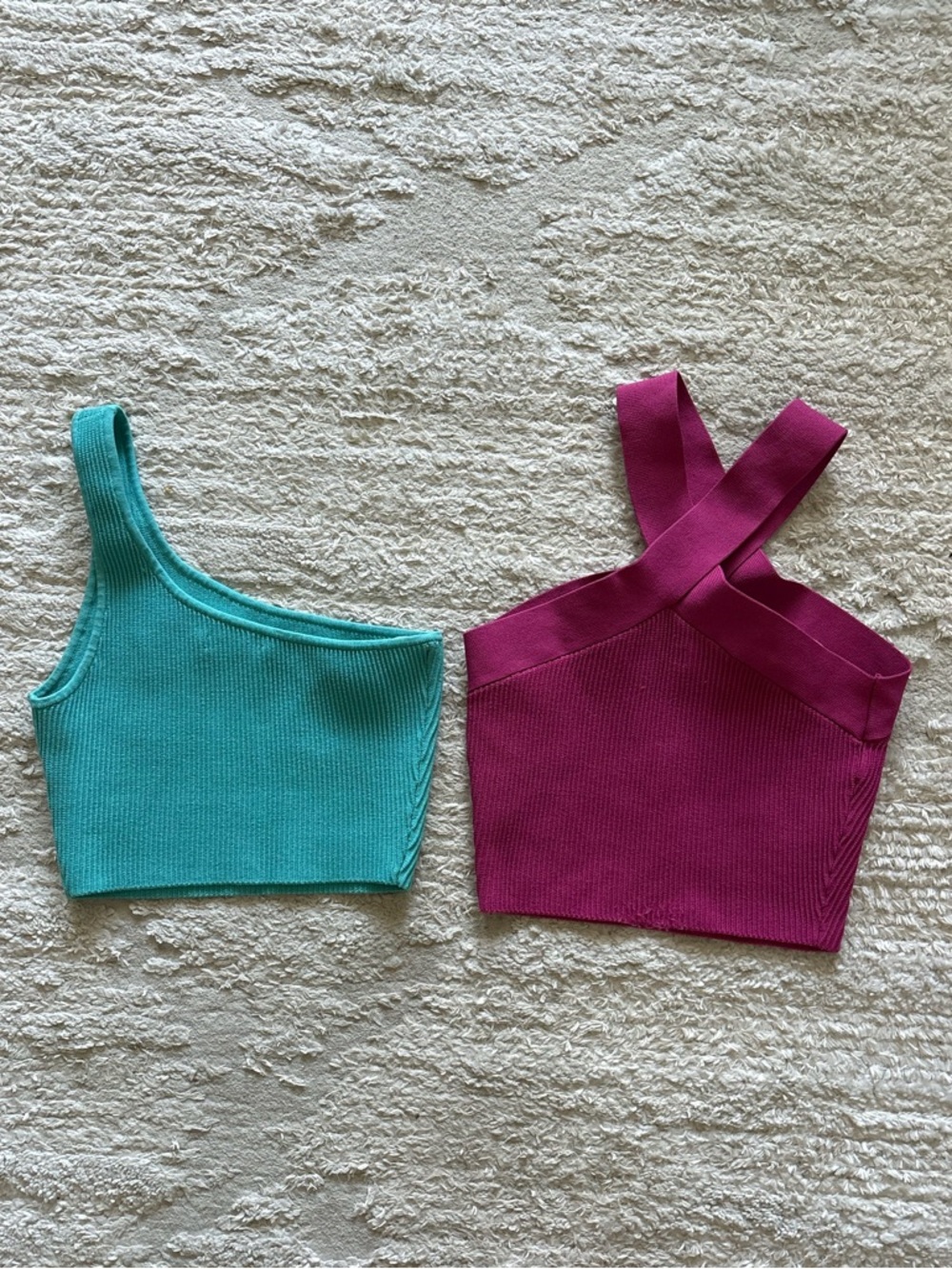 Aritzia Babaton Sculpt Knit Crop Tops Size S - Picture 2 of 6